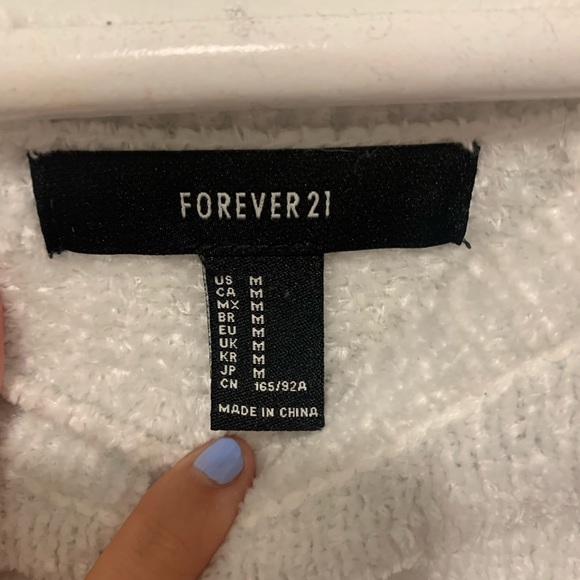 Forever 21 cropped sweater - Picture 3 of 3